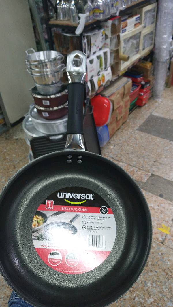 frying_pan, tray, wok