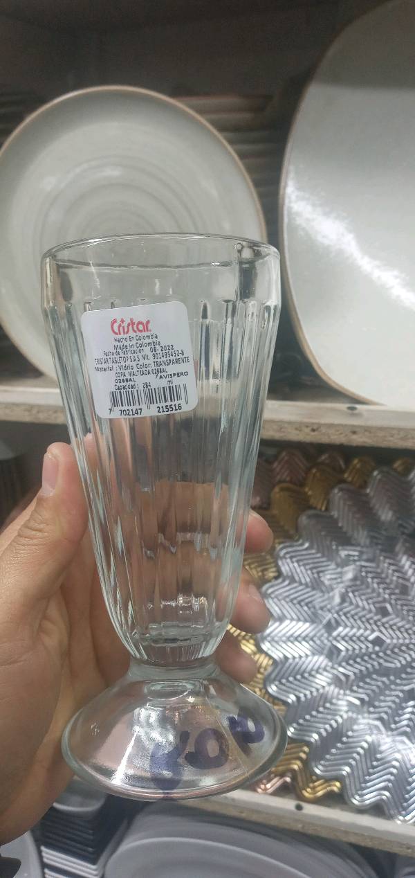beer_glass, tray, cocktail_shaker