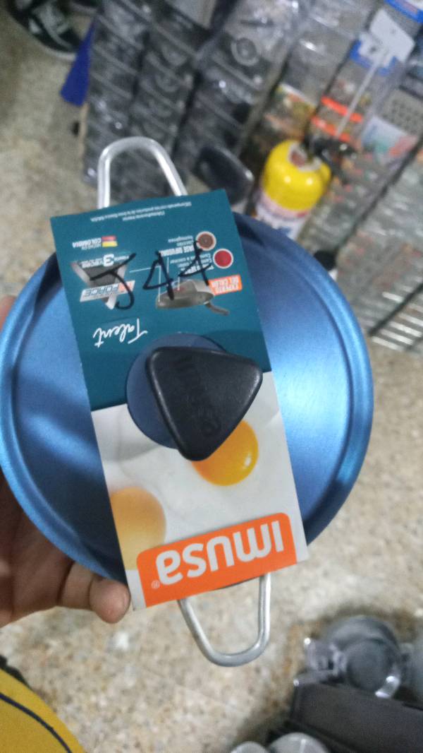 mouse, sunscreen, bathing_cap