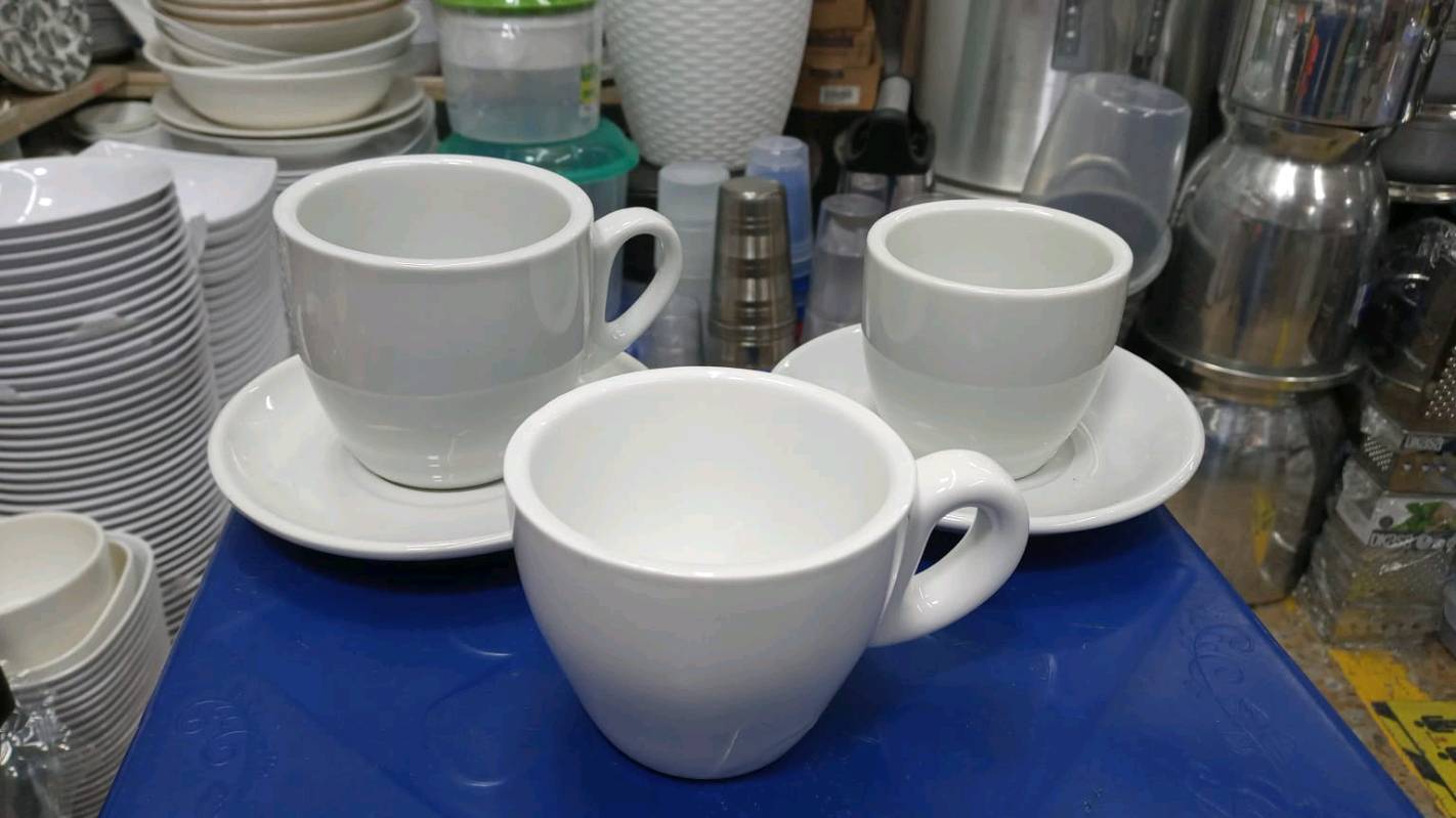 water_jug, measuring_cup, coffee_mug