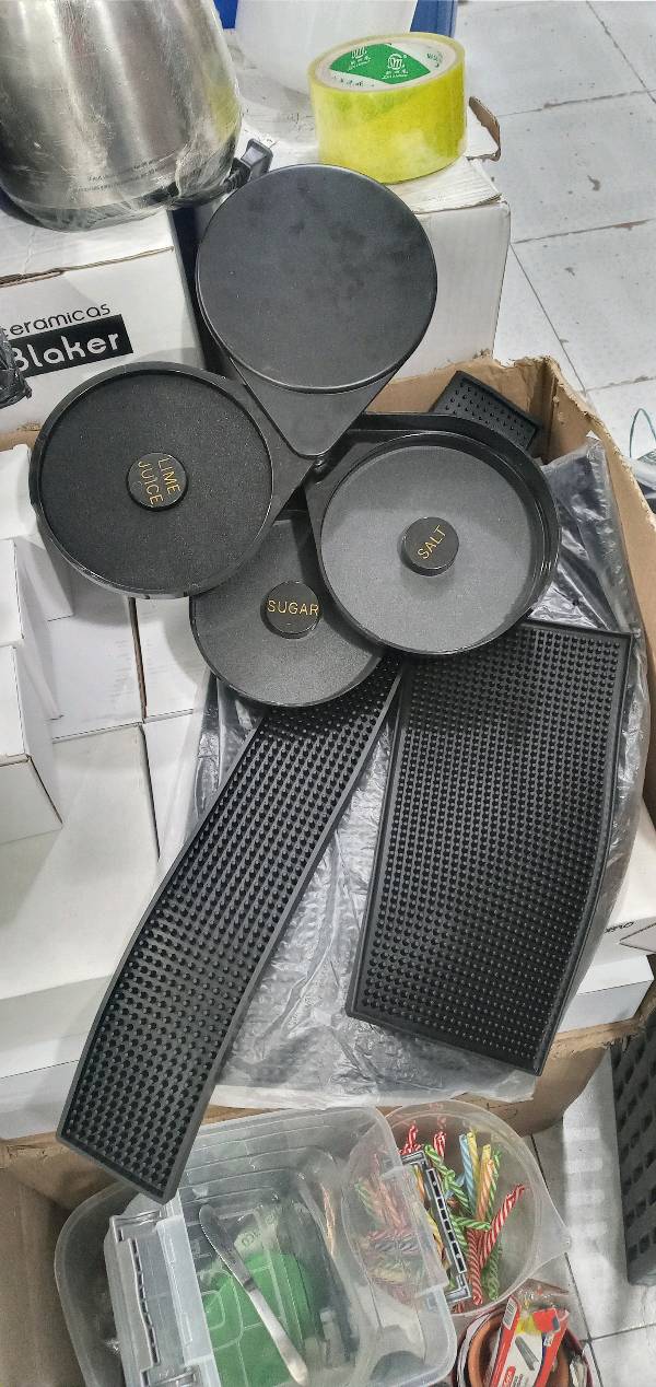cowboy_hat, waffle_iron, tray