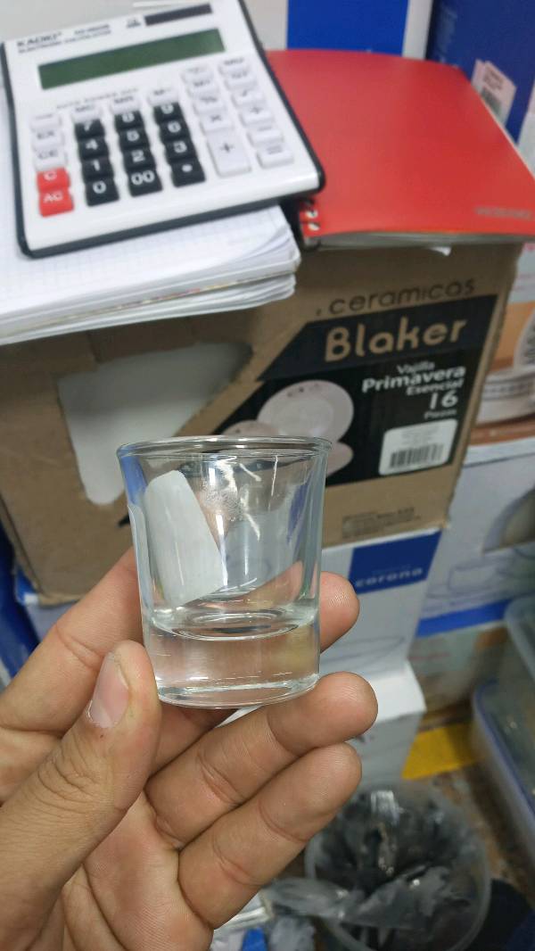 beaker, scale, measuring_cup
