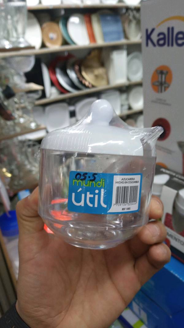 water_bottle, gasmask, measuring_cup