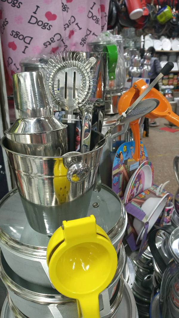cocktail_shaker, dishwasher, mixing_bowl