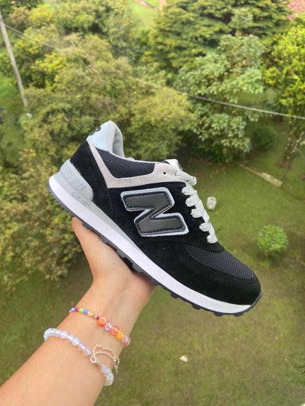 New balance negro