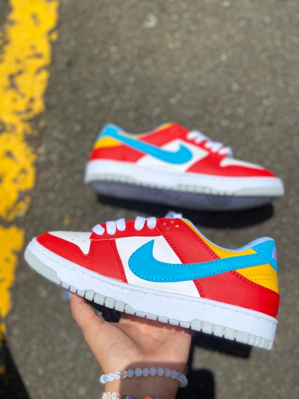 Dunk rojo, azul y amarillo