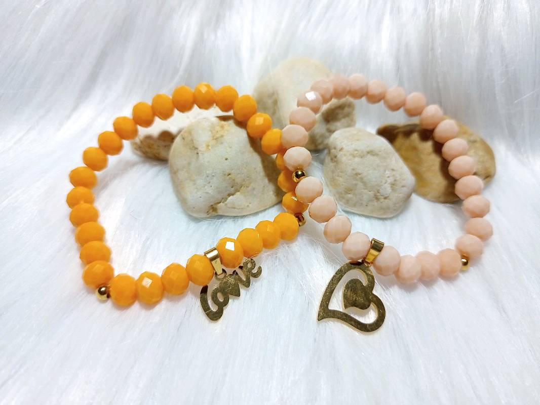 Pulsera de Muranos con Dije de Niña y Corazón – Pepas Joyas