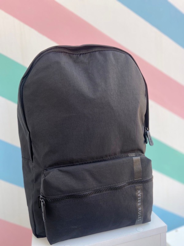 MOCHILA ACADEMIE JOVEN TOUNG NEGRO TILIBRA