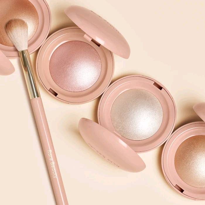 Rare Beauty by Selena GomezPositive Light Silky Touch Highlighter