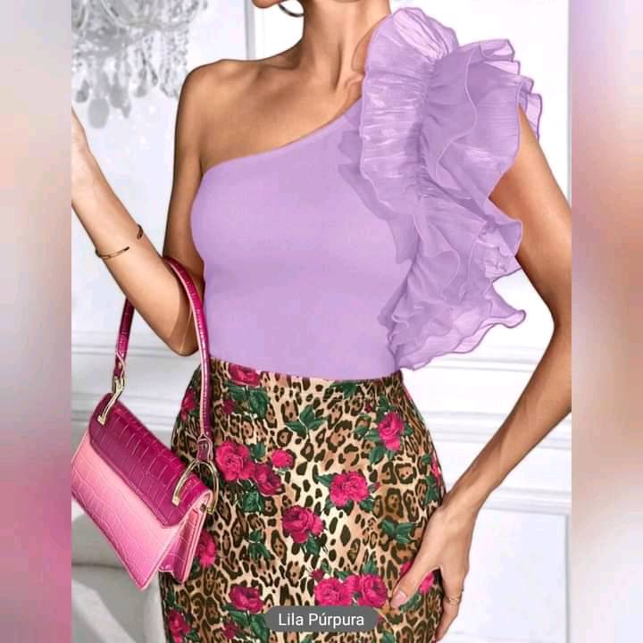  Blusa Cuello Asimétrico de Un Hombro Descubierto con Ribete  Fruncido 