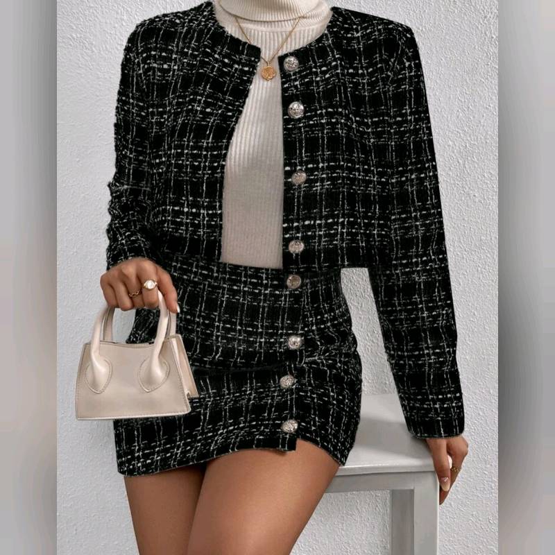 Conjunto Tweed de Cazadora Corta con Patrón de Cuadros y falda con Botones Delanteros 