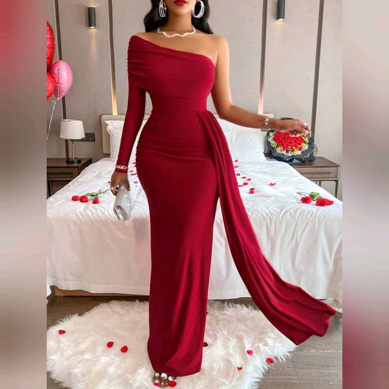 vestido De Un Hombro Talle Alto De Corte Asimétrico 