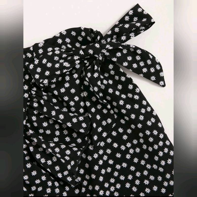 Falda Con Diseño Cruzado Y Cordón Lateral 