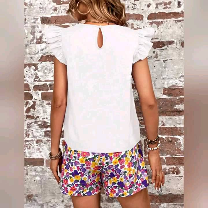 Conjunto de Blusa Con  Ribete Fruncido y Shorts con Cinturón 