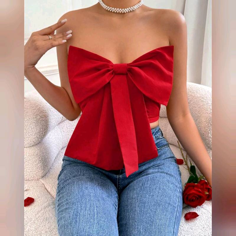 Crop Top Con Fruncido Trasero y Diseño de Moña
