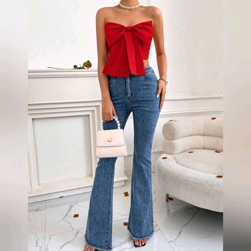 Crop Top Con Fruncido Trasero y Diseño de Moña
