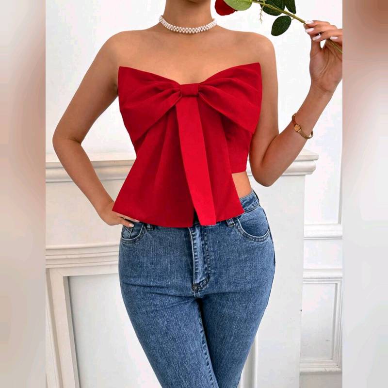 Crop Top Con Fruncido Trasero y Diseño de Moña