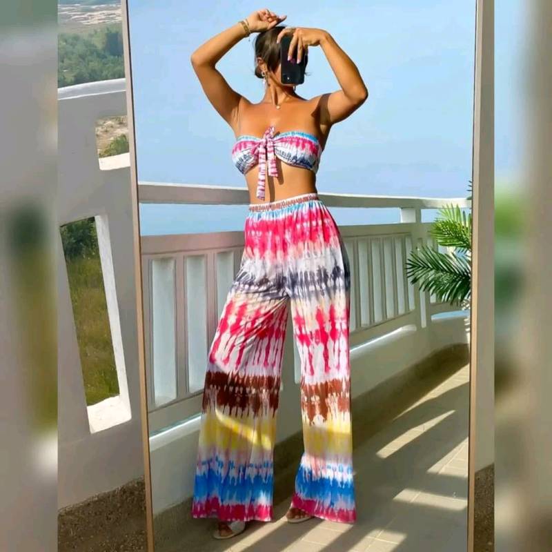   Traje de Baño de 3 Piezas Diseño Tie Die ( incluye Bikini)