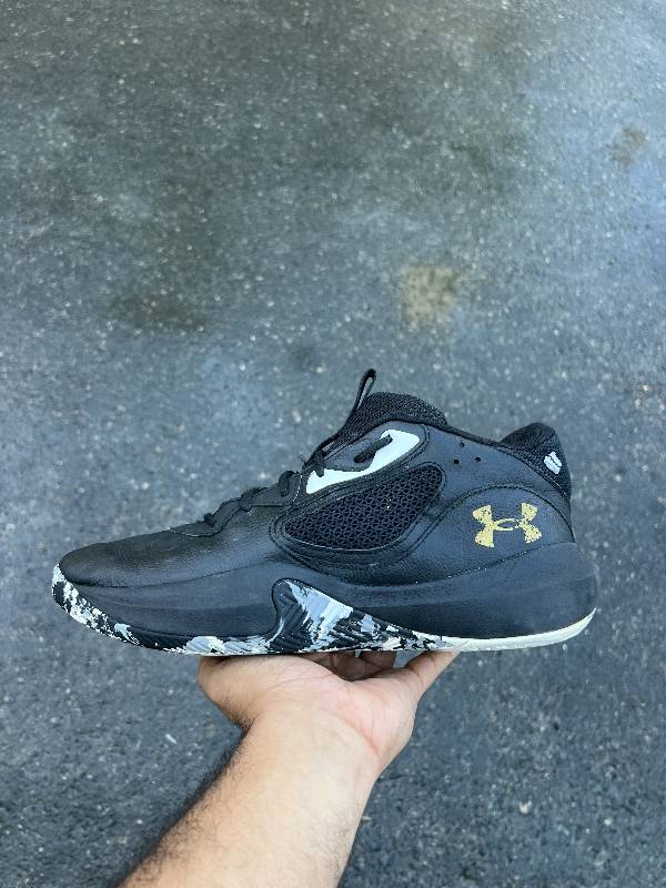 🔥Under armour x Size 13🔥