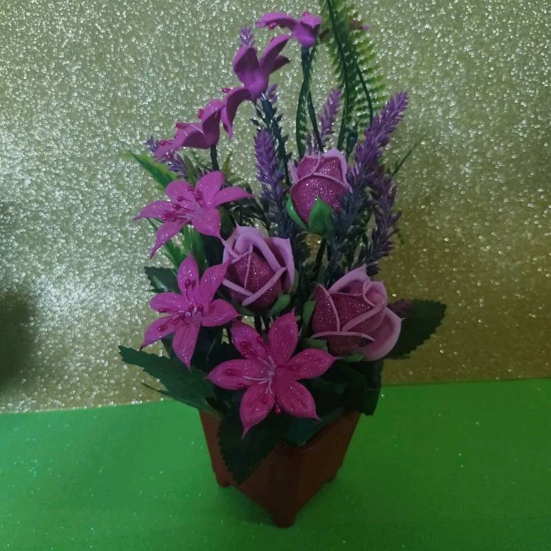 Sabadoooo!!! Nuevasss!!! (Flores grandes de goma eva, se venden por unidad)  Para decorar cualquier evento!🌺🌹🌼🌻
