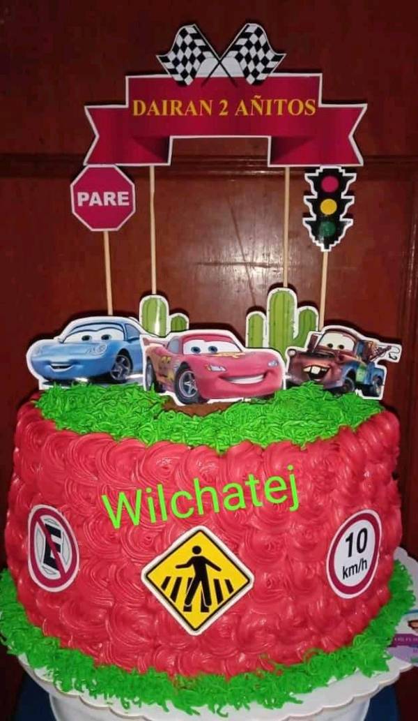 Torta tendencia alta con temática de Cars en Huaral