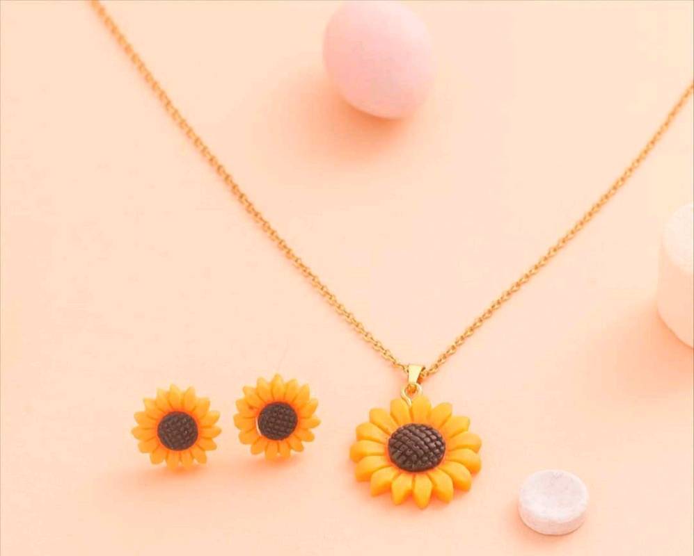 Juego collar con aretes de Girasol en Guayaquil