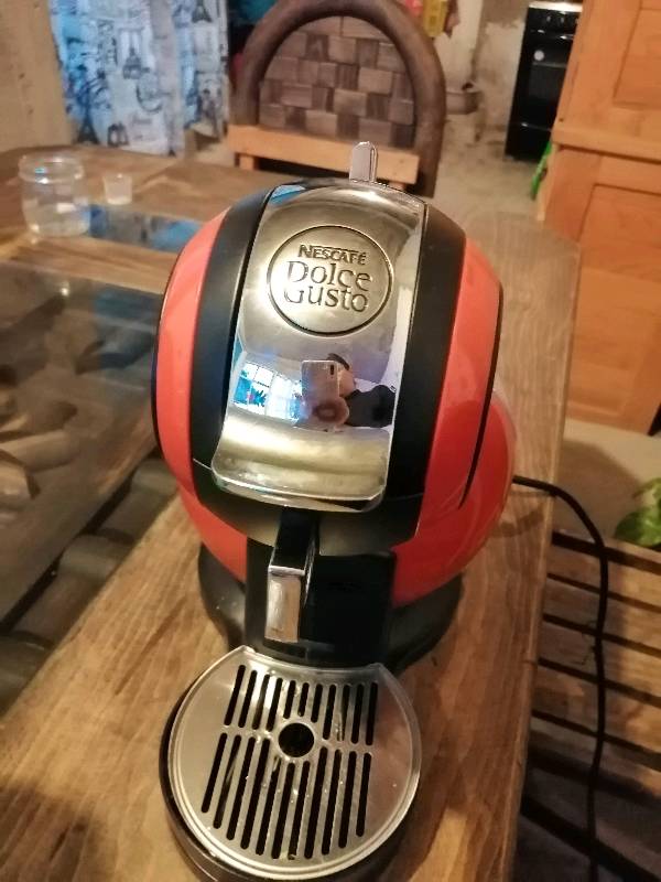 Cafetera Nescafe dolce gusto