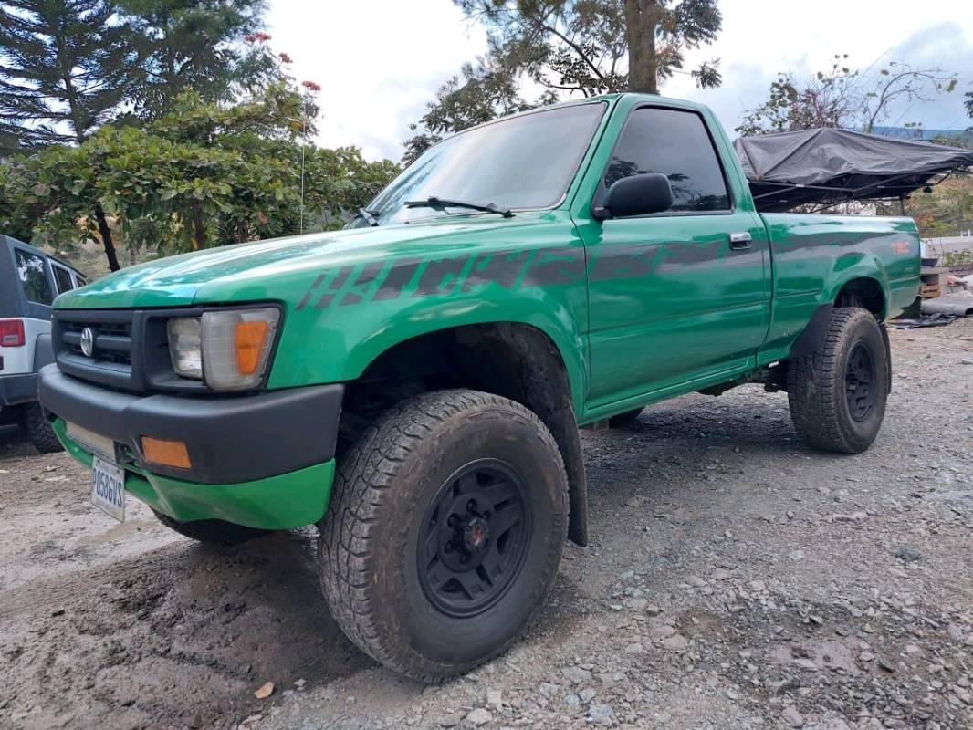 Toyota, modelo 94. 4x4 en Santa Cruz del Quiche