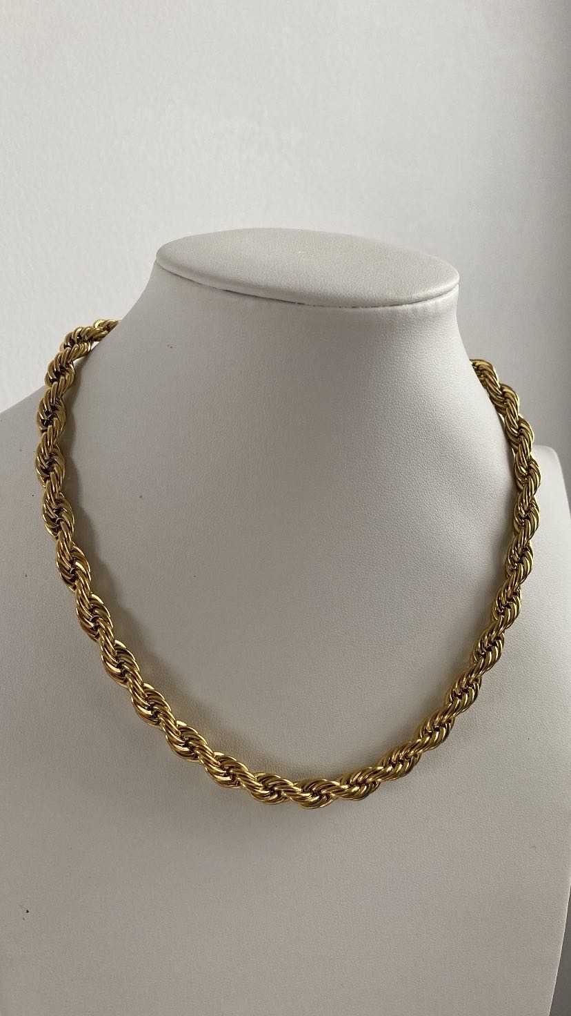 Collar grueso trenzado 