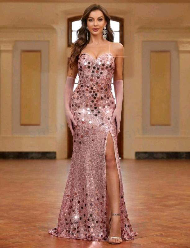 Vestido rosa de lentejuelas con corpiño