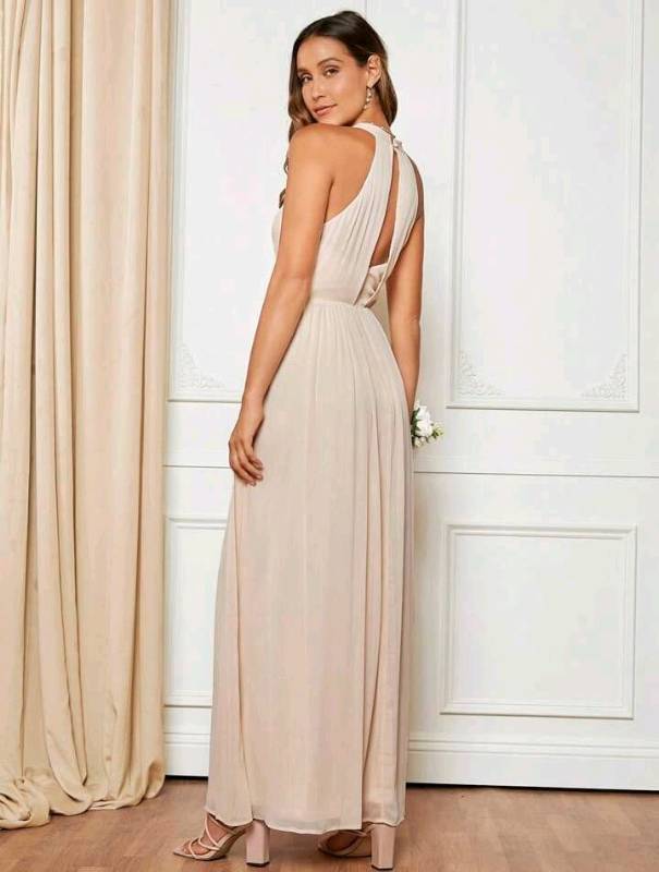 Vestido beige de cuello en V