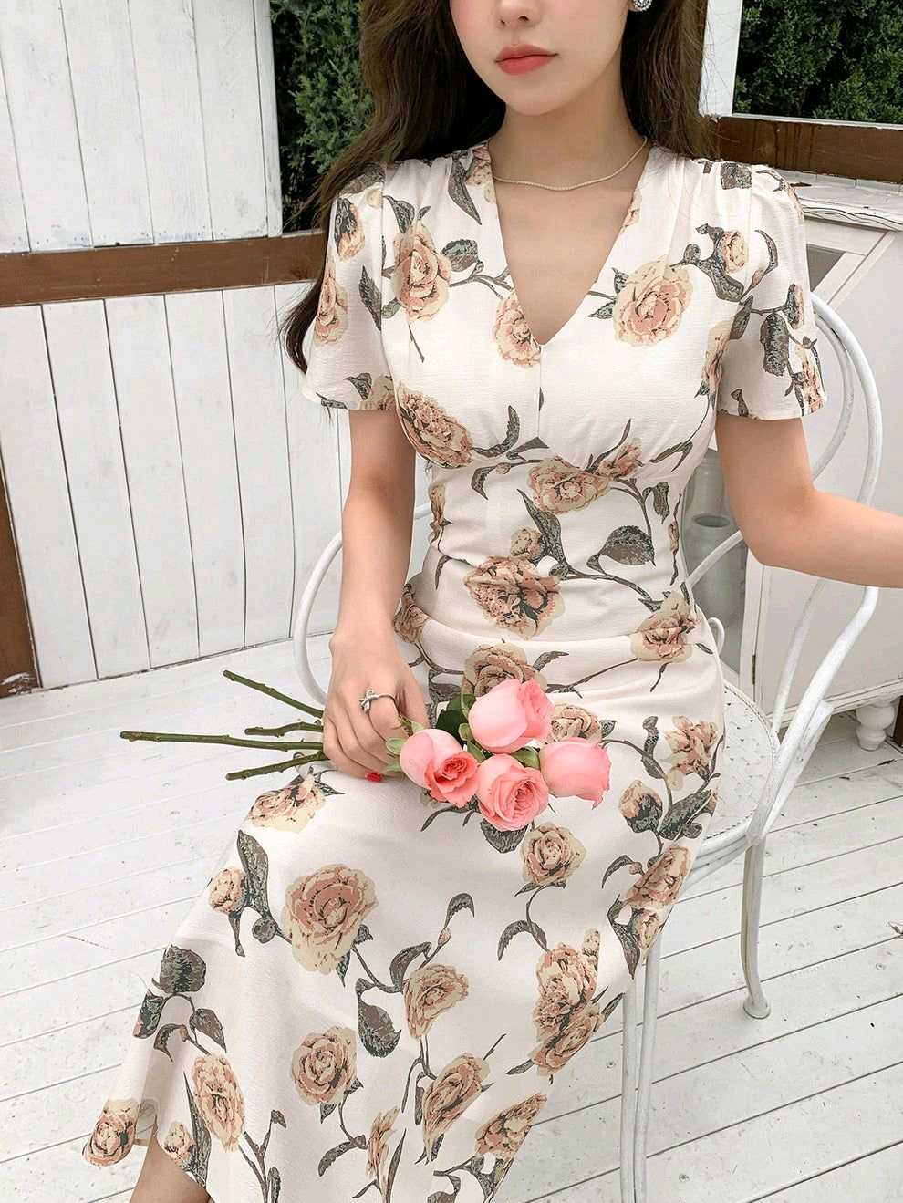 Vestido estampado floral claro con manga corta 