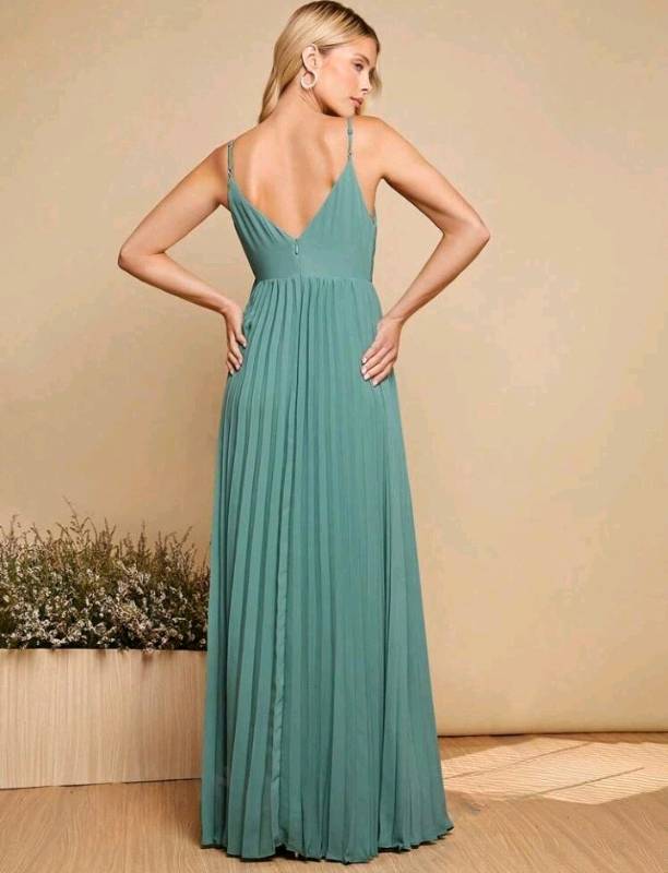 Vestido verde menta con tiras y tablones