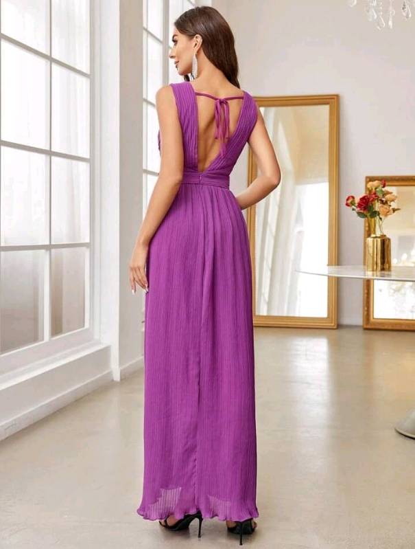 Vestido morado fucsia de cuello en V