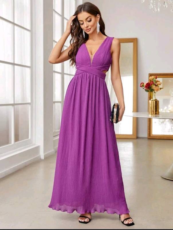 Vestido morado fucsia de cuello en V