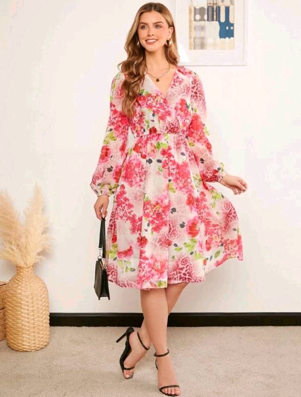 Vestido estampado floral rosado con manga farol larga 