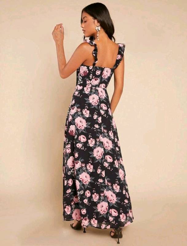 Vestido estampado floral negro con abertura