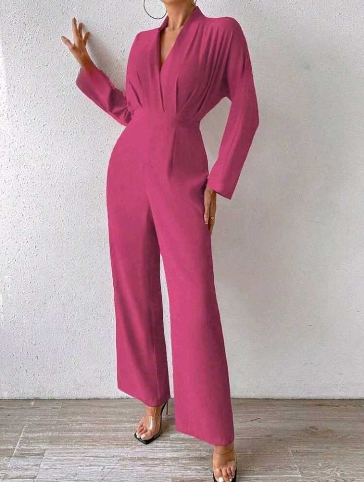 Enterizo fucsia manga larga con cuello en v