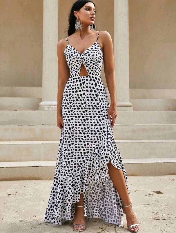 Vestido estampado blanco y negro asimétrico con tiras