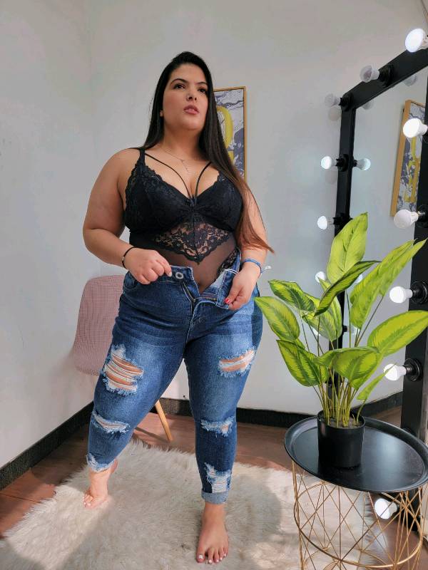90205 - Jeans Dark petitte levanta cola con rotos 