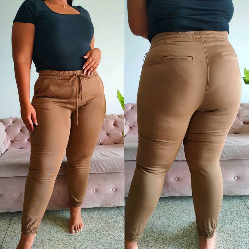KP1005 - Jogguers pants clásico liso Camel 