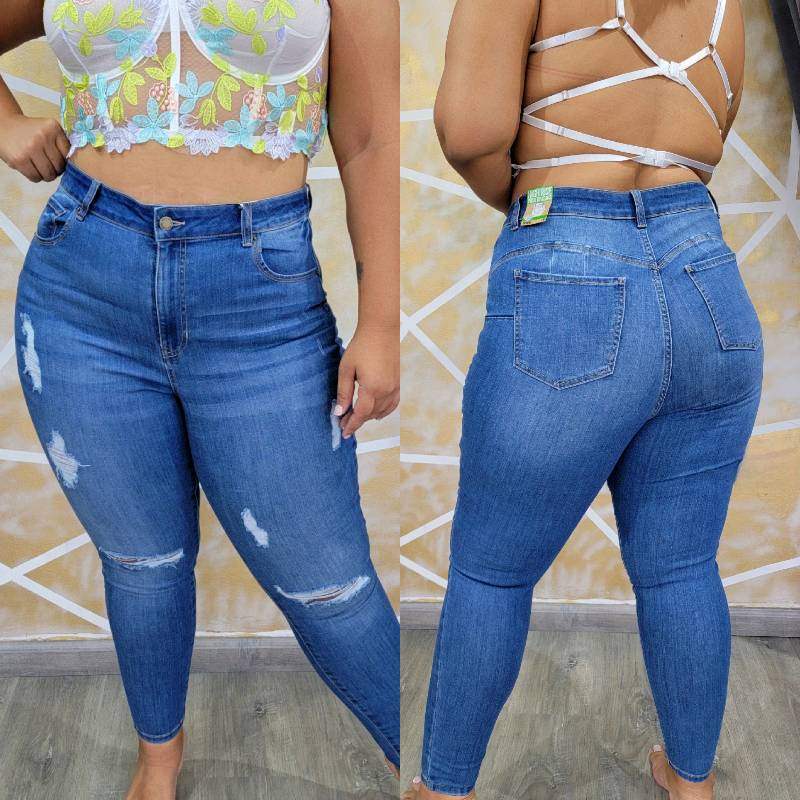 90213 - Jeans Medium con pequeños rotos tela stretch 