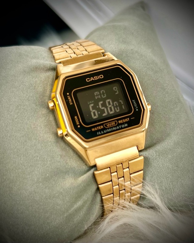 Reloj Casio LA-680WGA-1B