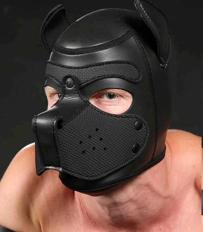MÁSCARA PERRO CUERO ROJA NEGRA 