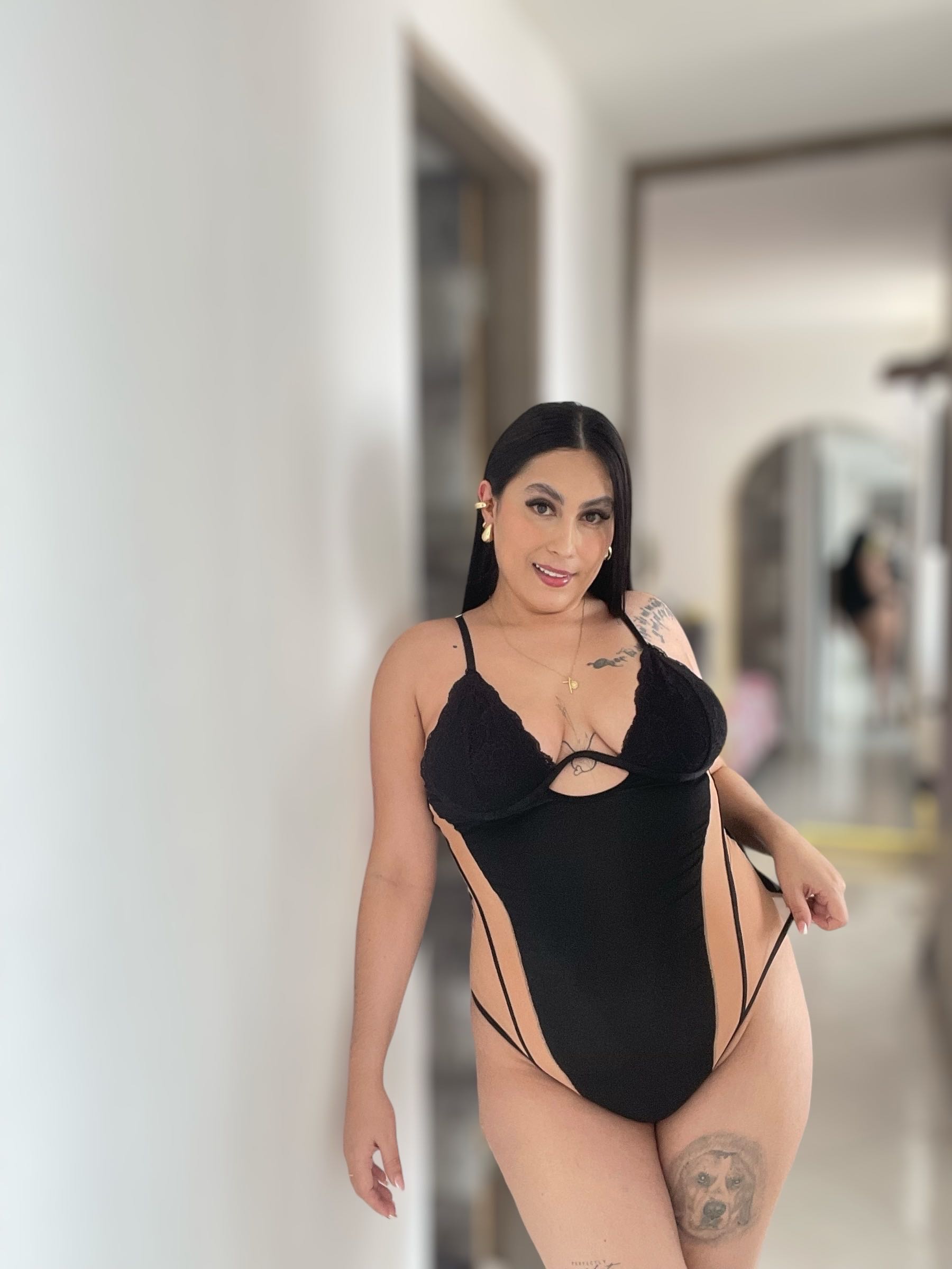 Hermoso body con varilla en el busto 💜