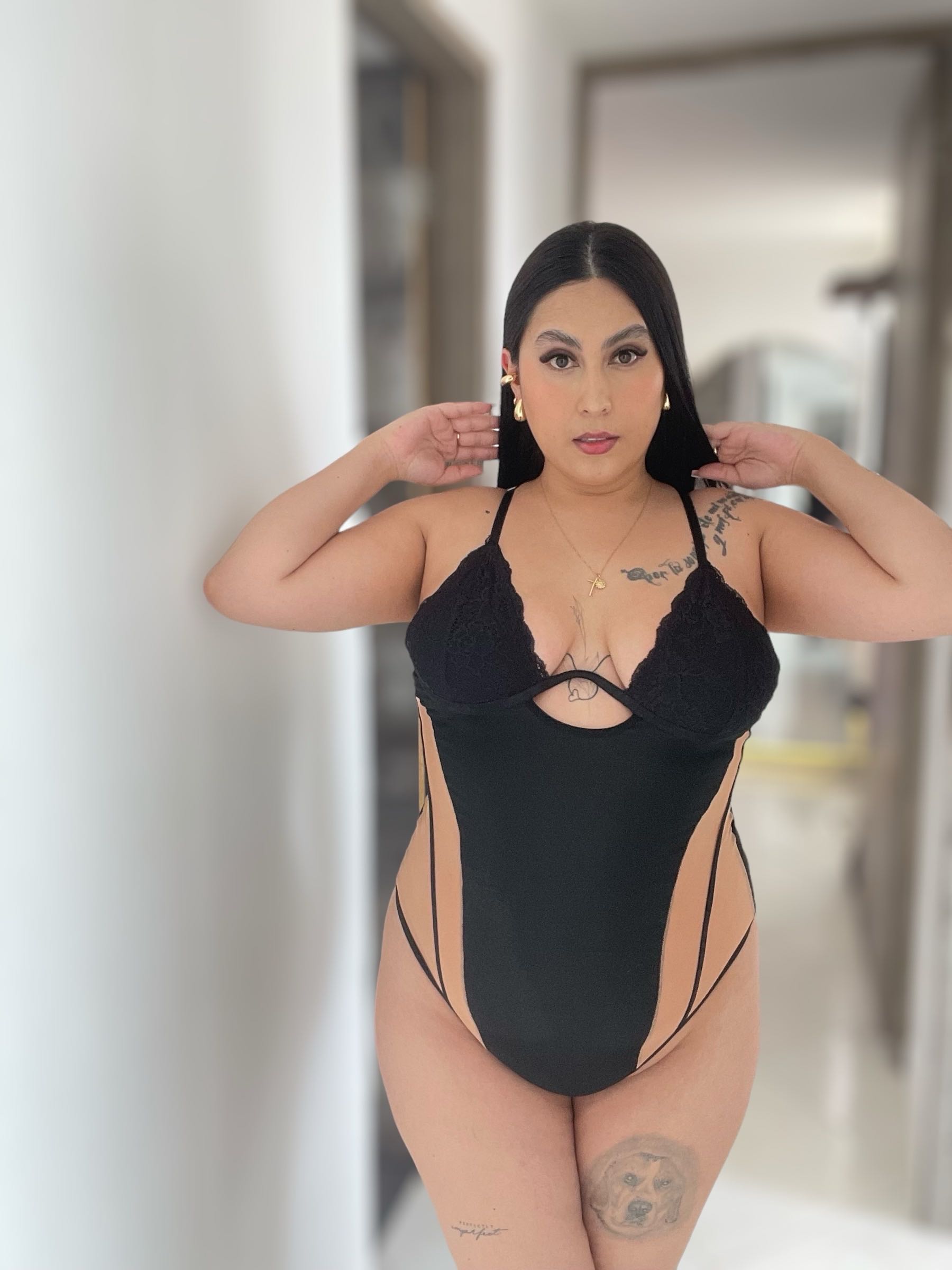 Hermoso body con varilla en el busto 💜