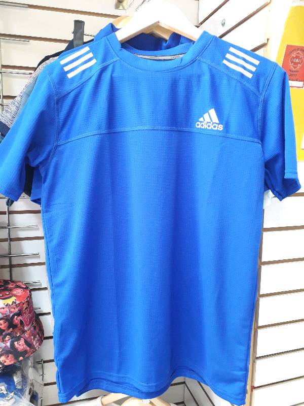 Camiseta deportiva en Quito