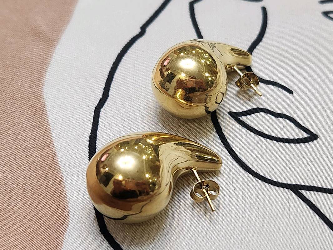 Arete de gota (color oro)