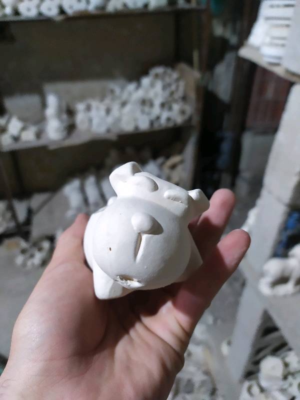 piggy_bank, mask, teapot