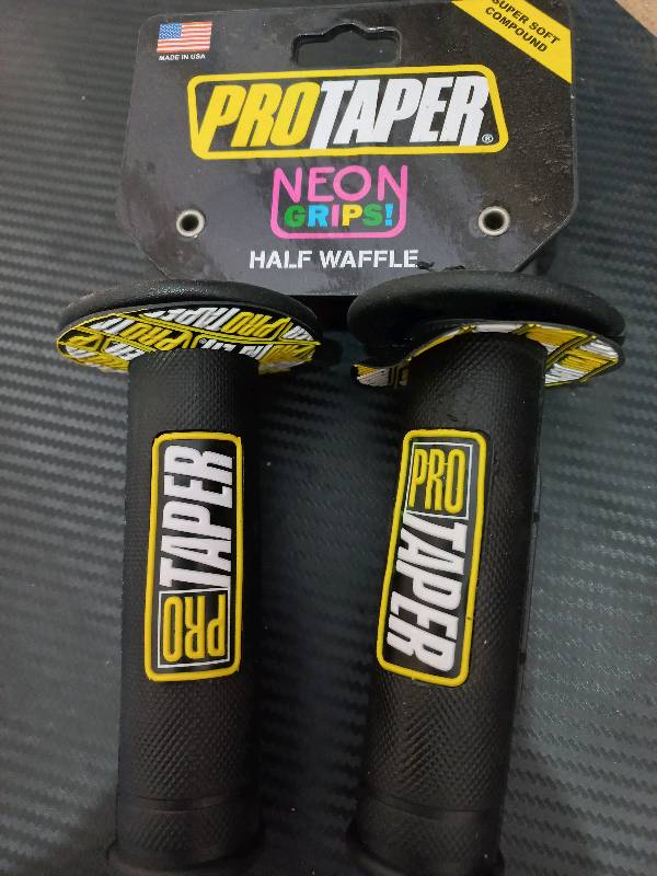 PUÑOS PROTAPER Neon Half Waffle NEGRO